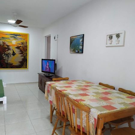 Residencial Praia Bombas Бомбиняс Екстериор снимка