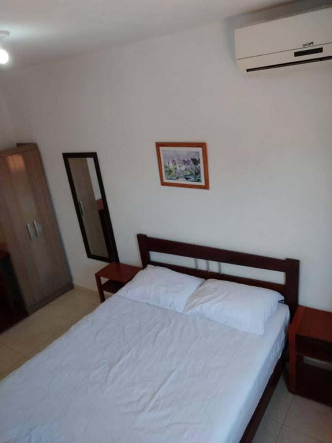 Residencial Praia Bombas Бомбиняс Екстериор снимка