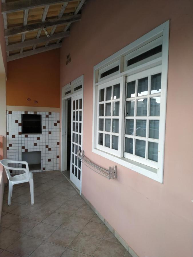 Residencial Praia Bombas Бомбиняс Екстериор снимка